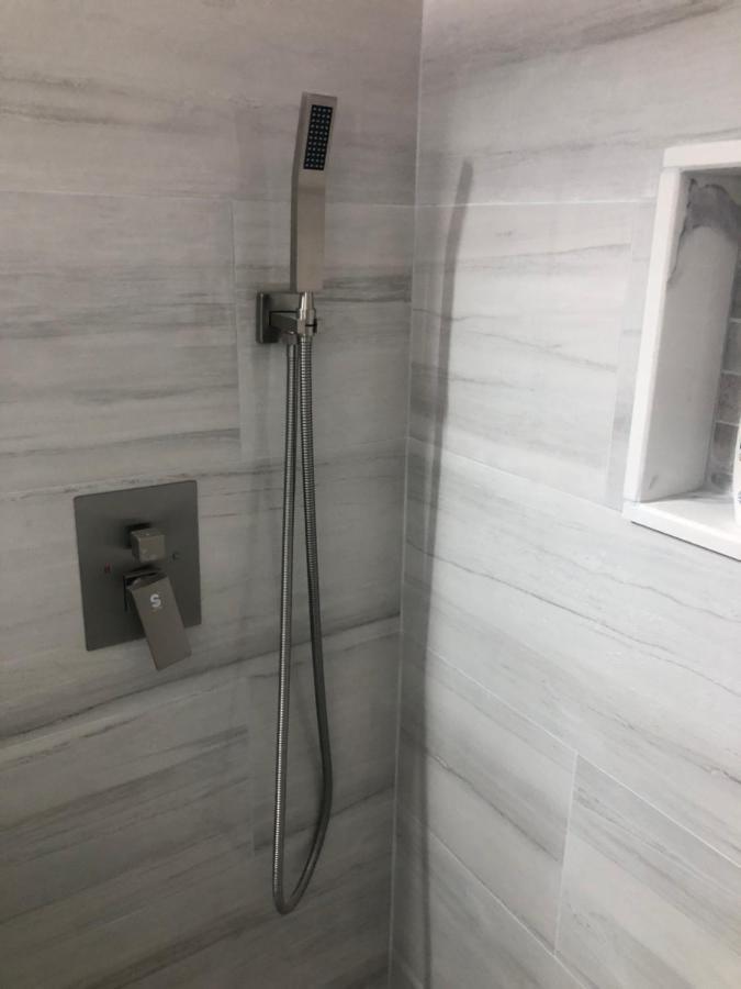 Private Room With Private Full Bathroom シカゴ エクステリア 写真