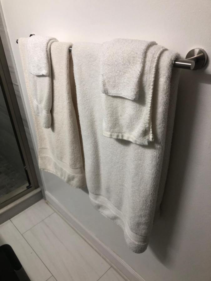 Private Room With Private Full Bathroom シカゴ エクステリア 写真